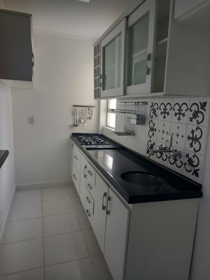 Image 10 - 891860