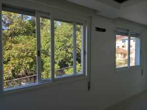 Image 9 - 891860