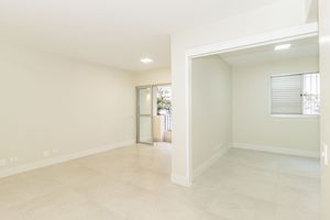 Image 1 - 891885