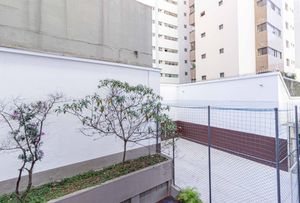 Image 4 - 891885