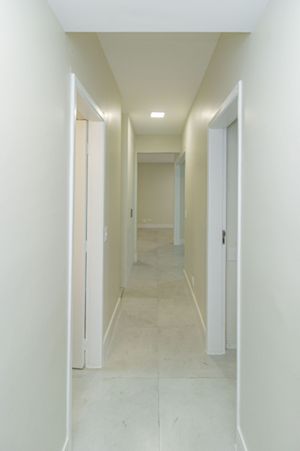 Image 10 - 891885