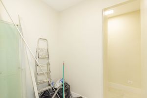 Image 38 - 891885