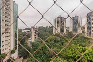 Image 5 - 891895