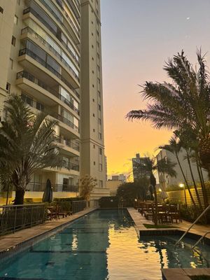 Image 8 - 891910