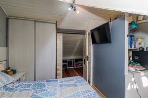 Image 19 - 891912