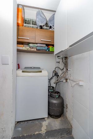 Image 29 - 891912