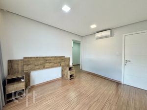Image 1 - 891914