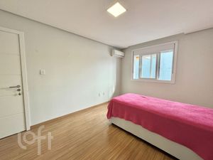 Image 8 - 891914