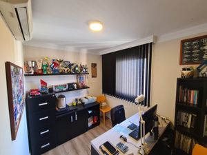 Image 8 - 891919