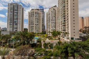 Image 4 - 891926