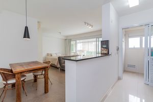 Image 11 - 891926