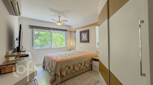 Image 10 - 891930