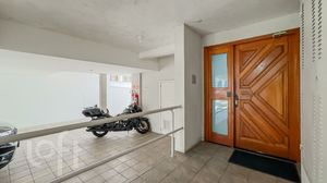 Image 28 - 891930