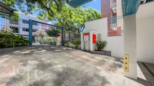 Image 31 - 891930
