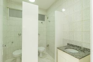 Image 9 - 891932