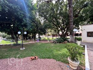 Image 17 - 891936