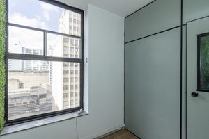 Image 8 - 891943