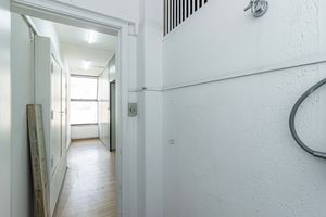 Image 12 - 891943