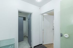 Image 19 - 891943