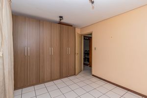 Image 17 - 891962
