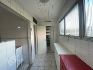 Image 7 - 891963