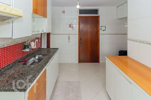 Image 22 - 891963
