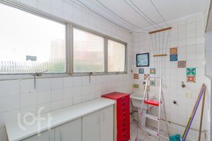 Image 23 - 891963