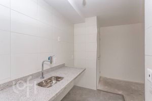 Image 33 - 891985