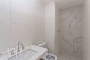 Image 16 - 891985