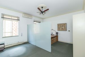 Image 6 - 892036