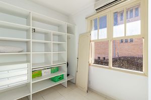 Image 19 - 892036