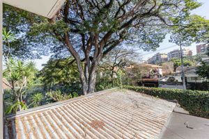 Image 32 - 892036