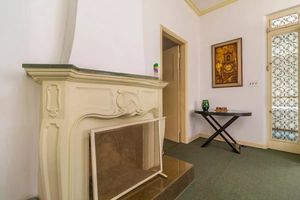 Image 1 - 892036