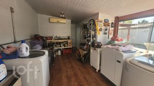 Image 6 - 892037