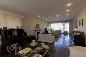 Image 3 - 892050