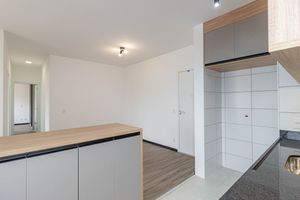 Image 21 - 892061