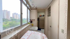 Image 13 - 892131