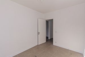 Image 10 - 892155