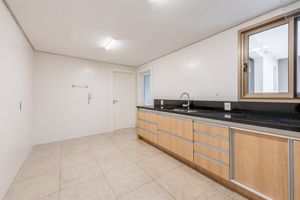 Image 9 - 892197