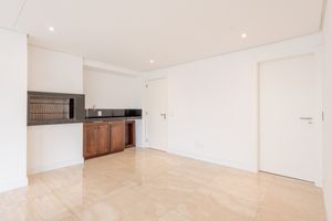 Image 8 - 892197