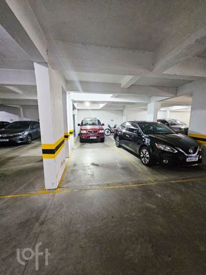 Image 17 - 892212