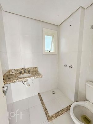 Image 12 - 892212