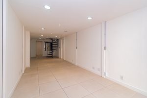 Image 7 - 892214