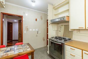 Image 32 - 892229