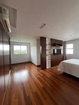 Image 18 - 892244