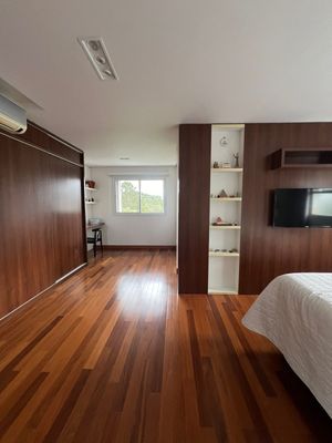 Image 19 - 892244