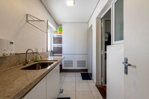 Image 14 - 892244