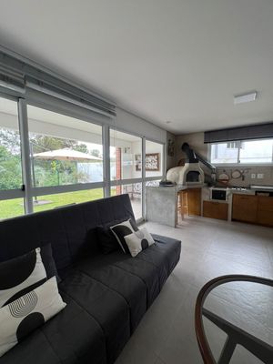 Image 8 - 892244