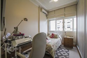 Image 13 - 892247