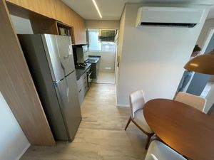 Image 6 - 892249
